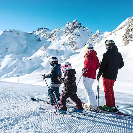 Apartment 2 Pieces A La Tania - Balcon, Skis Aux Pieds, Ideal 4 Pers, Proche Commerces - Fr-1-182a-27 Courchevel